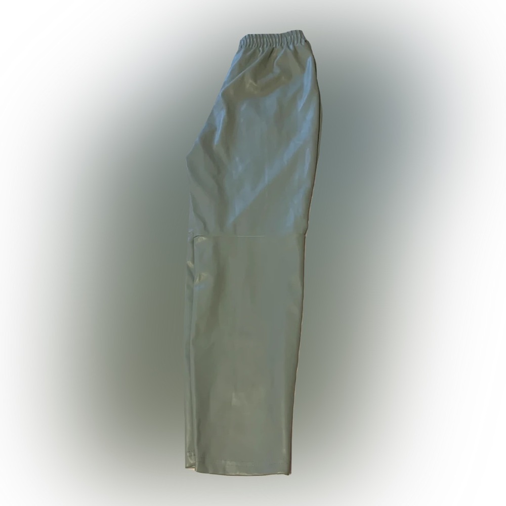Faux leather Fabletics trouser - Picture 3 of 6